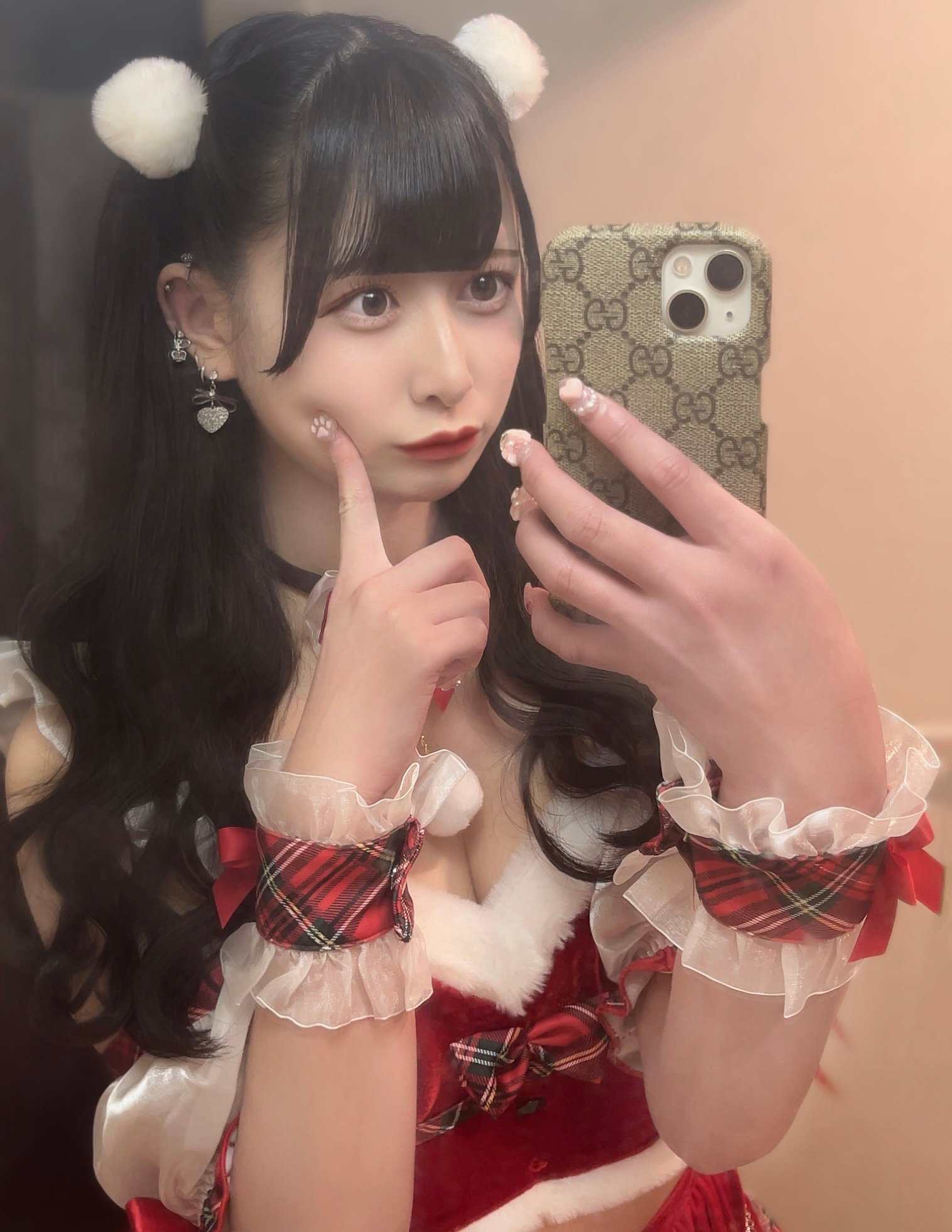 依依